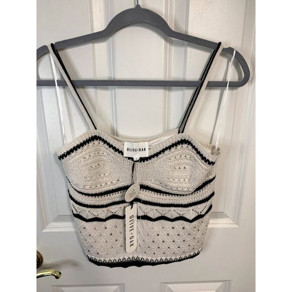 Olive + Oak 2 Piece Ivory & Black Knit Top and Skirt Size Large - NWT - Picture 3 of 6